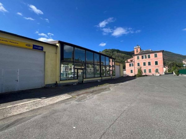 locale commerciale in vendita a Cicagna