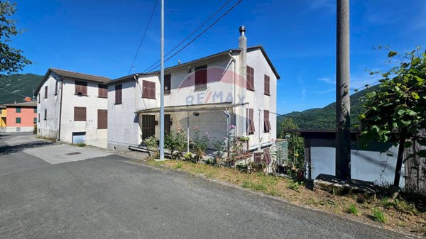 casa indipendente in vendita a Cicagna in zona Serra