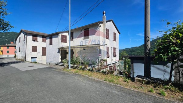 casa indipendente in vendita a Cicagna in zona Serra