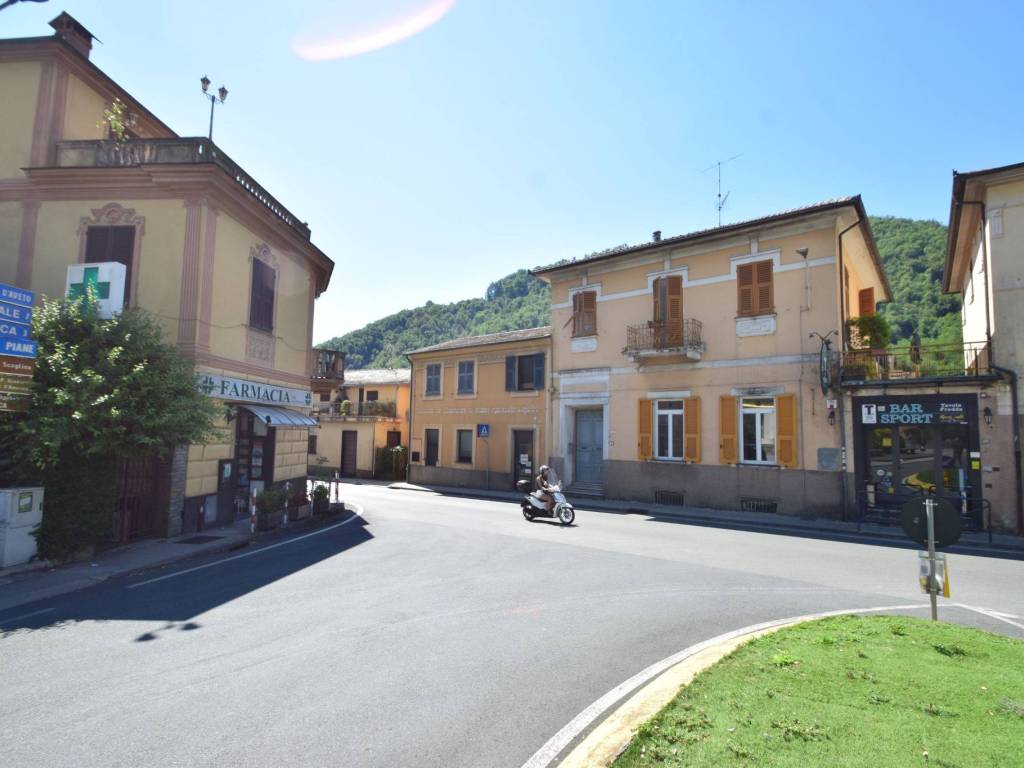 negozio in vendita a Cicagna