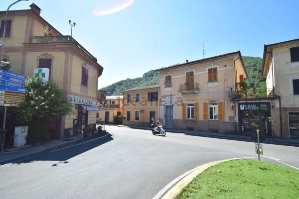 locale commerciale in vendita a Cicagna