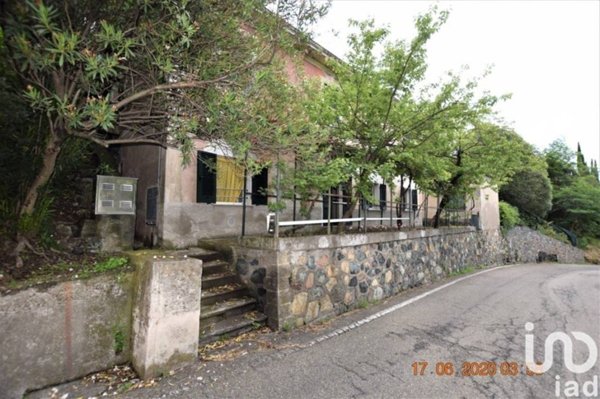 appartamento in vendita a Cogoleto in zona Pratozanino