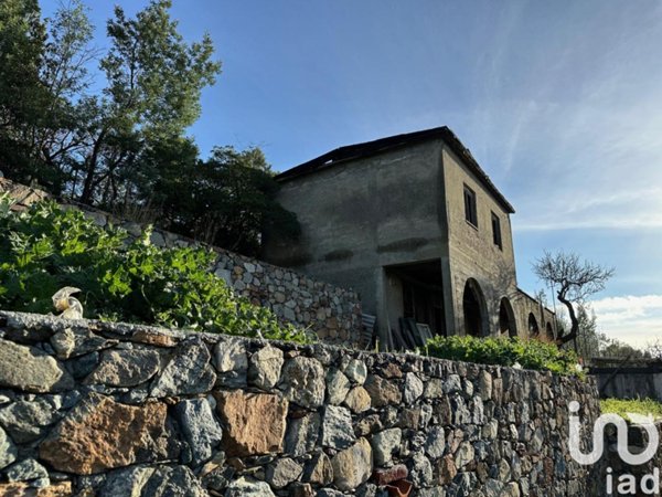 casa indipendente in vendita a Cogoleto in zona Pratozanino