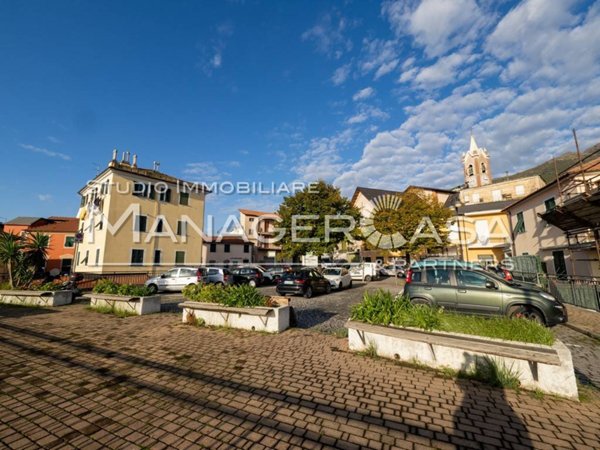 appartamento in vendita a Cogoleto in zona Sciarborasca