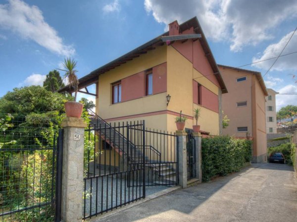 casa indipendente in vendita a Cogoleto in zona Sciarborasca