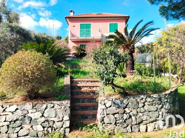 casa indipendente in vendita a Cogoleto