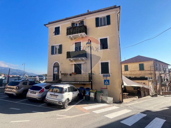 appartamento in vendita a Cogoleto in zona Sciarborasca