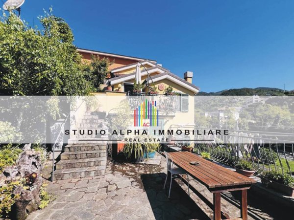 casa indipendente in vendita a Cogoleto in zona Lerca