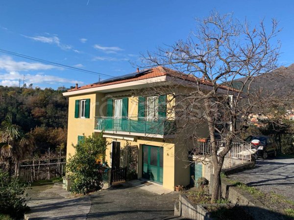 appartamento in vendita a Cogoleto in zona Pratozanino