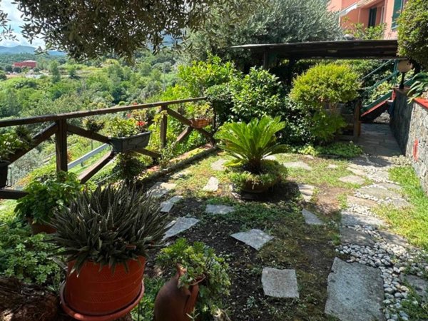 appartamento in vendita a Cogoleto in zona Lerca