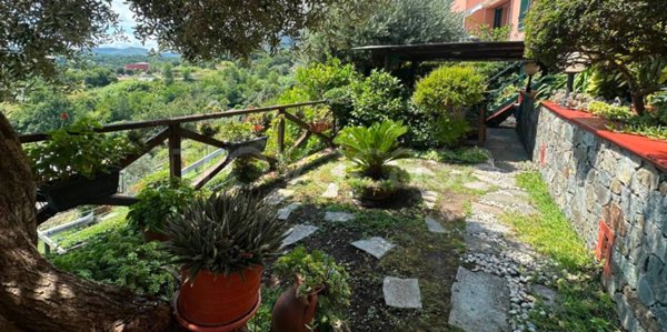 appartamento in vendita a Cogoleto in zona Lerca