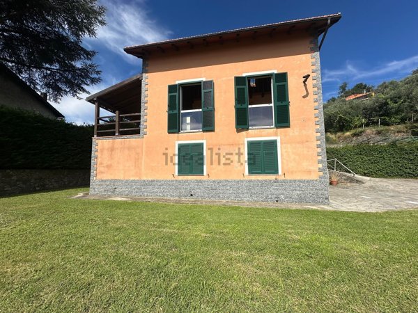 appartamento in vendita a Cogoleto in zona Sciarborasca