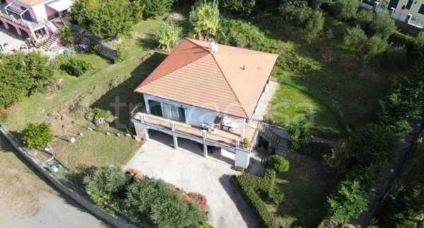 casa indipendente in vendita a Cogoleto in zona Sciarborasca