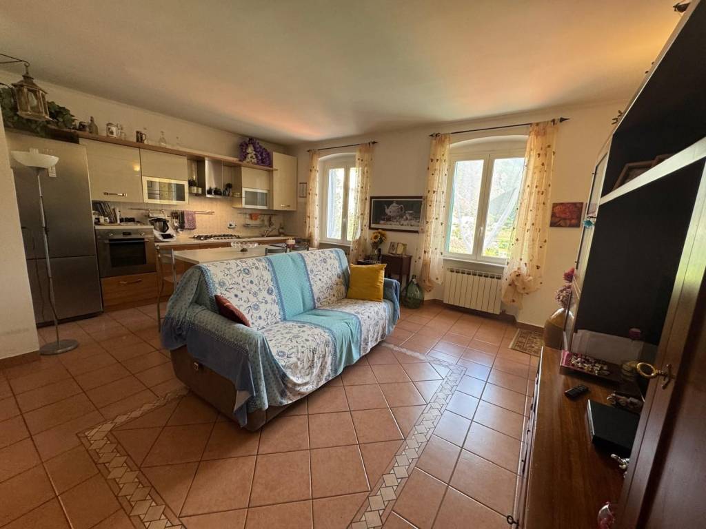 appartamento in vendita a Cogoleto in zona Lerca