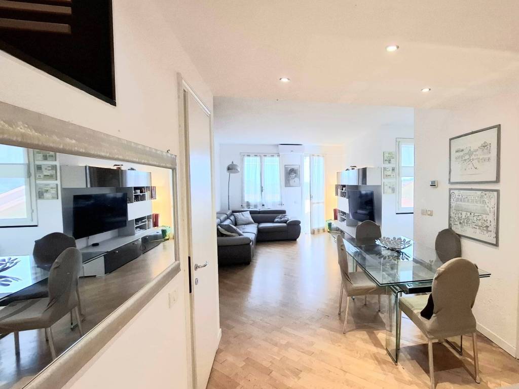 casa indipendente in vendita a Cogoleto in zona Sciarborasca