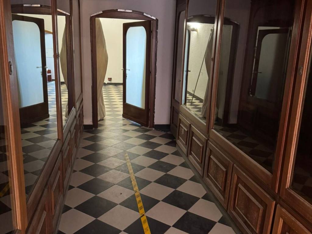 negozio in vendita a Cogoleto