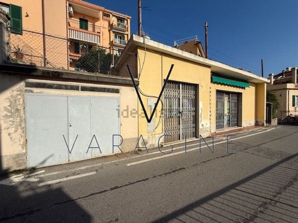 locale commerciale in vendita a Cogoleto