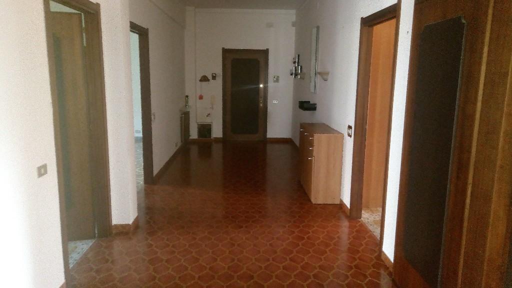 appartamento in vendita a Cogoleto in zona Sciarborasca