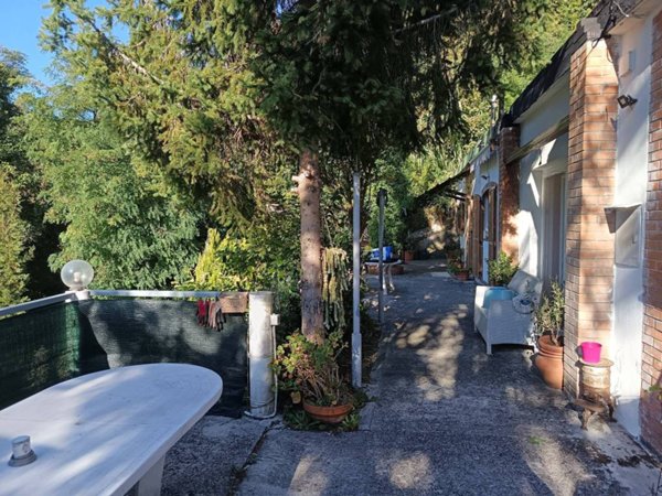 casa indipendente in vendita a Cogoleto in zona Sciarborasca