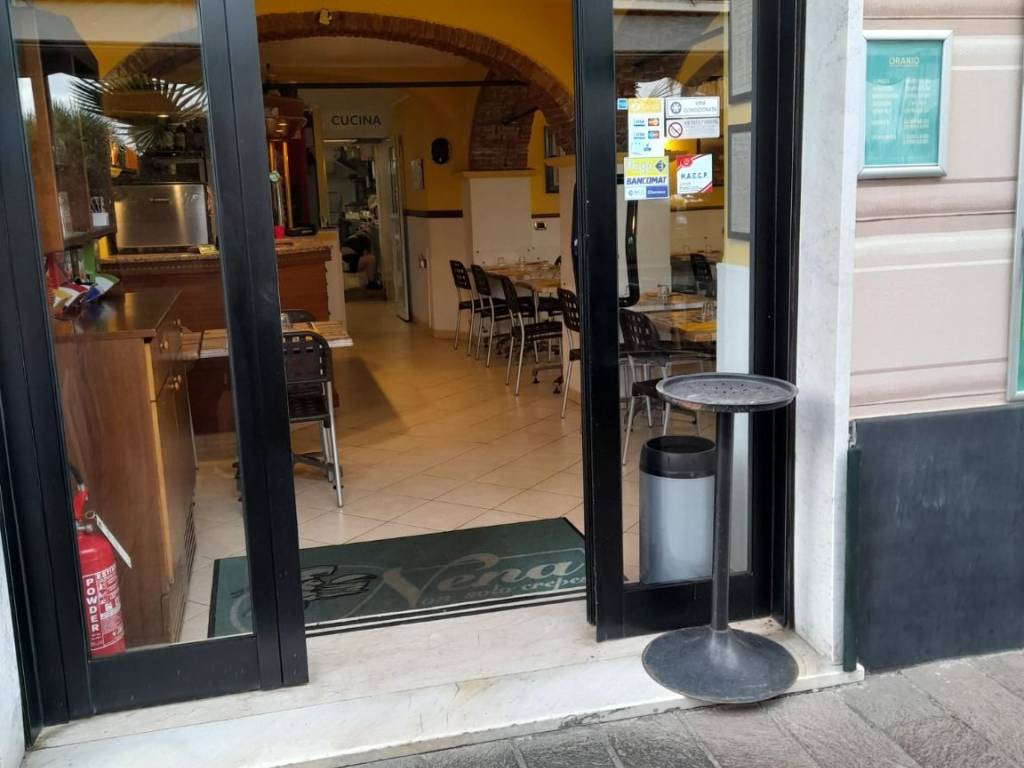 negozio in vendita a Cogoleto