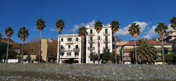 locale di sgombero in vendita a Cogoleto