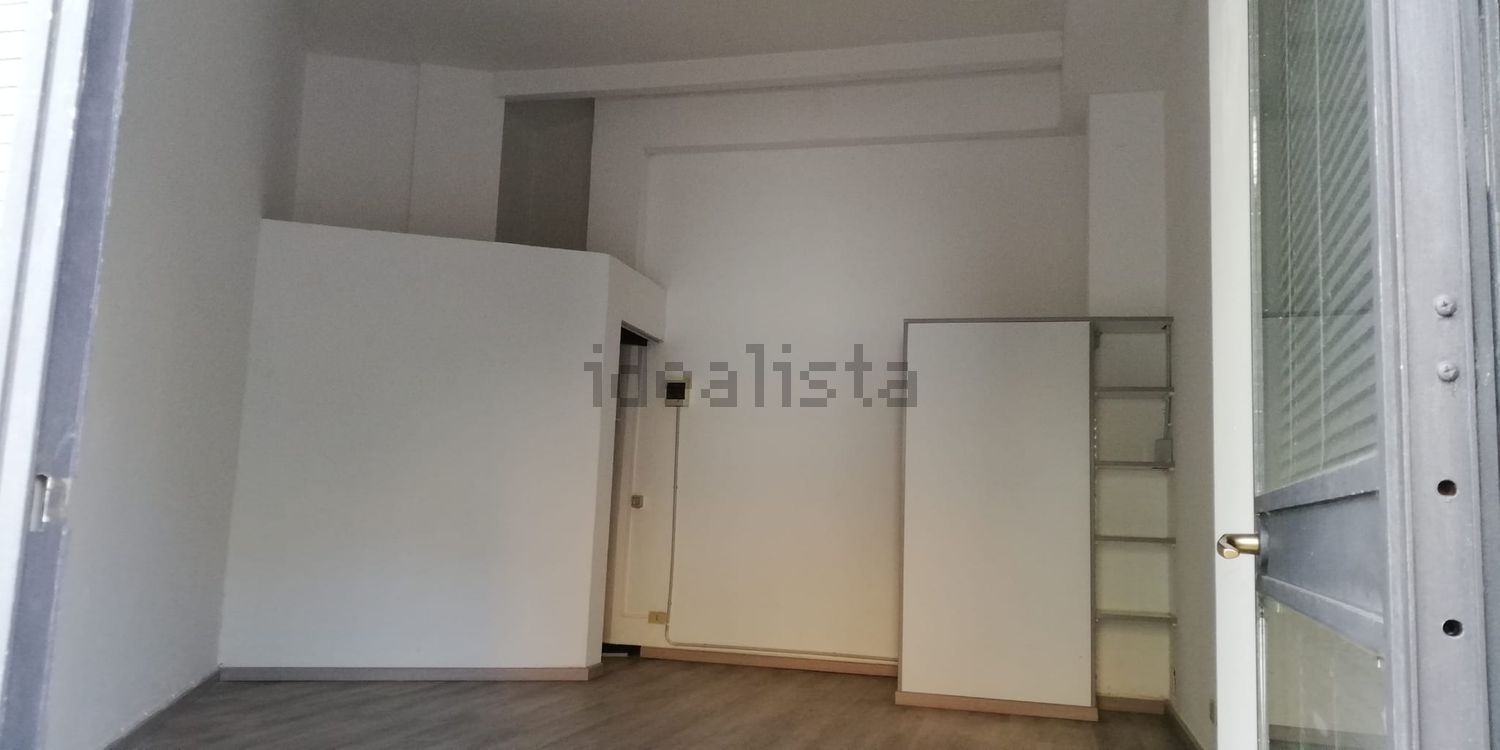 locale commerciale in vendita a Cogoleto