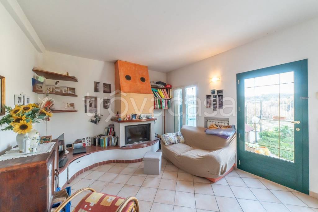 casa indipendente in vendita a Cogoleto in zona Sciarborasca