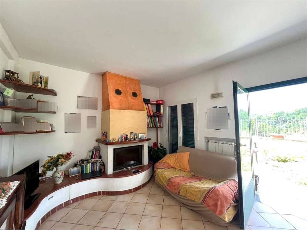 casa indipendente in vendita a Cogoleto in zona Sciarborasca
