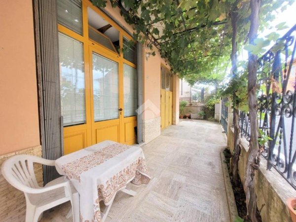 appartamento in vendita a Cogoleto in zona Sciarborasca