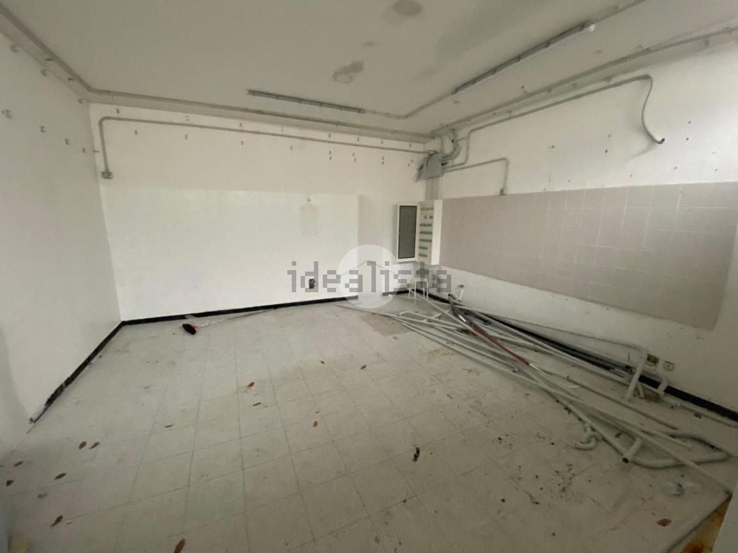 locale commerciale in vendita a Cogoleto