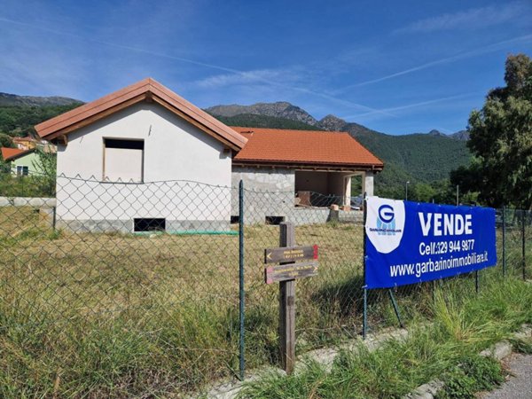casa indipendente in vendita a Cogoleto in zona Sciarborasca