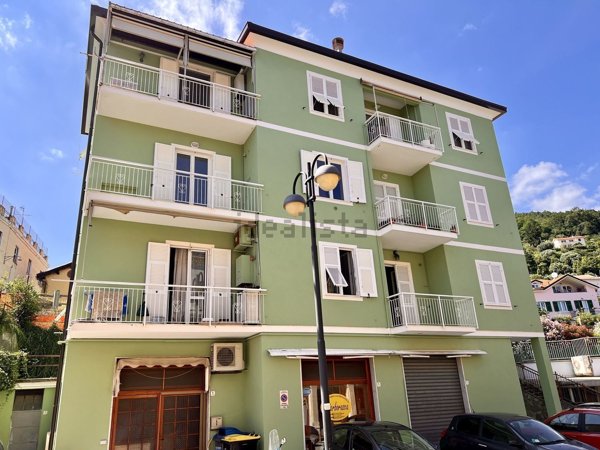 appartamento in vendita a Cogoleto in zona Sciarborasca