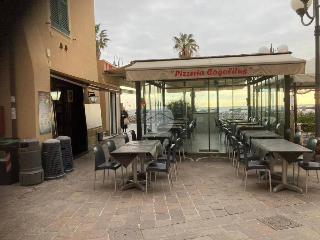 negozio in vendita a Cogoleto