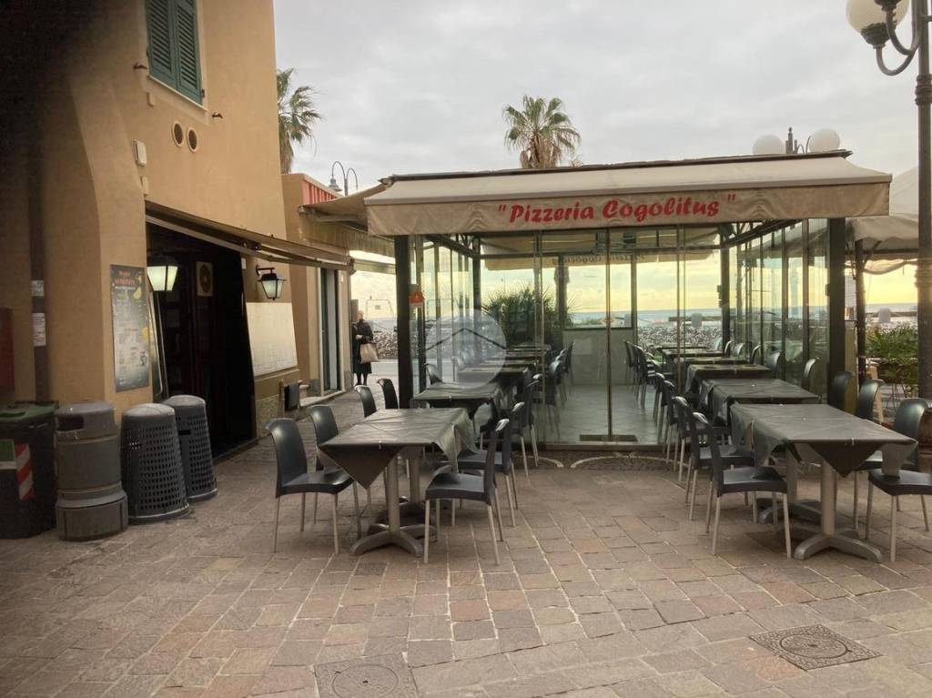 negozio in vendita a Cogoleto