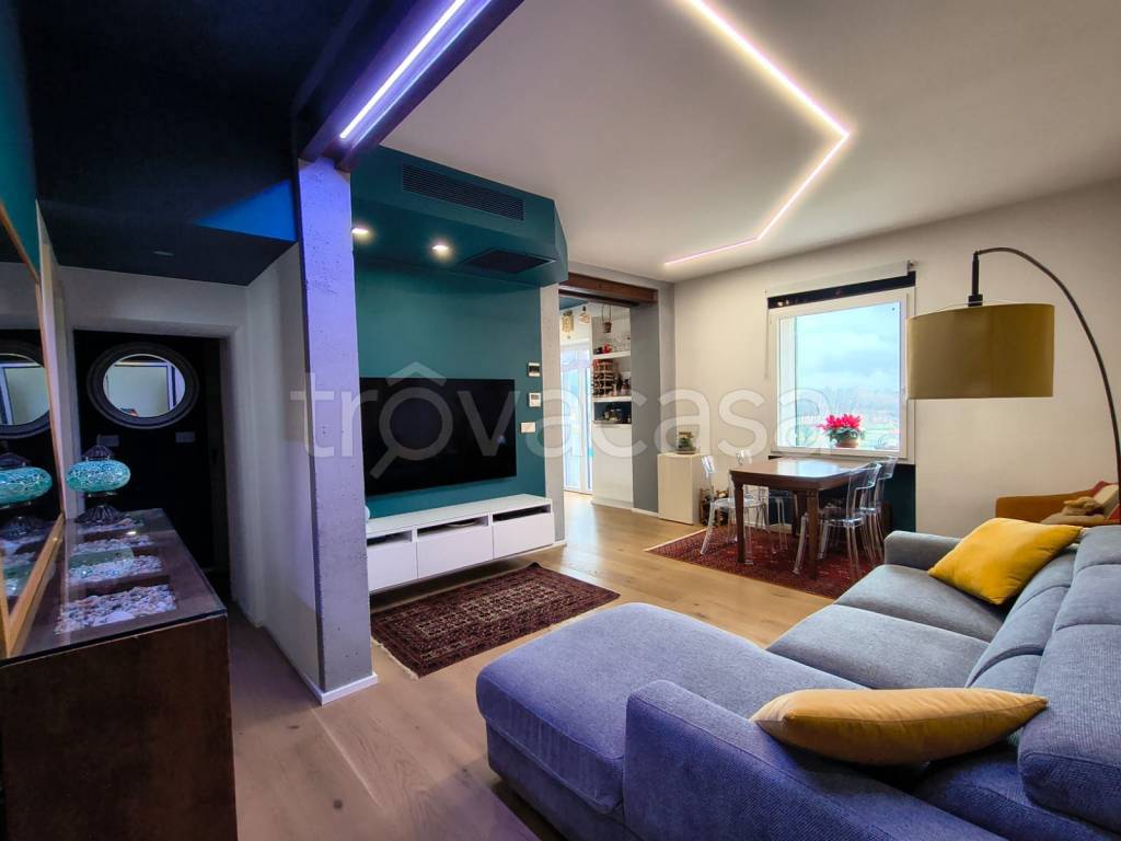 appartamento in vendita a Cogoleto in zona Sciarborasca