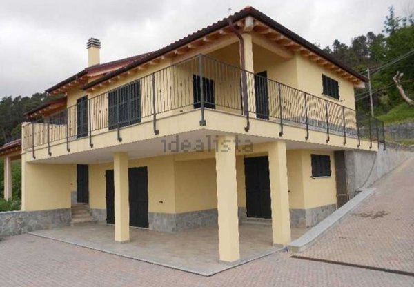 casa indipendente in vendita a Cogoleto