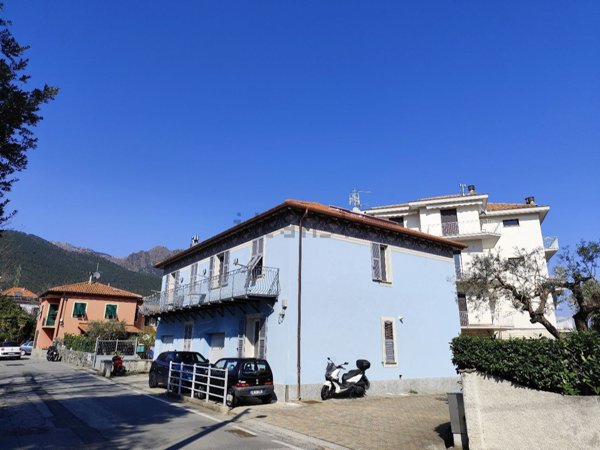 appartamento in vendita a Cogoleto in zona Sciarborasca