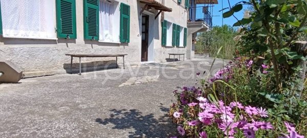 appartamento in vendita a Cogoleto in zona Sciarborasca