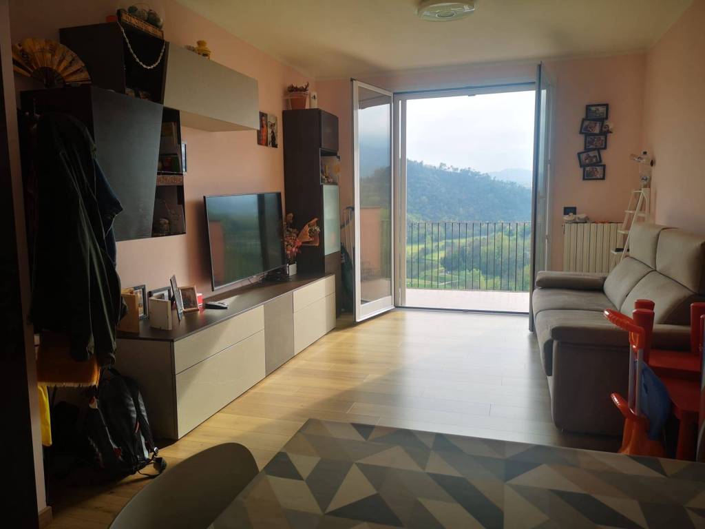 appartamento in vendita a Cogoleto in zona Lerca