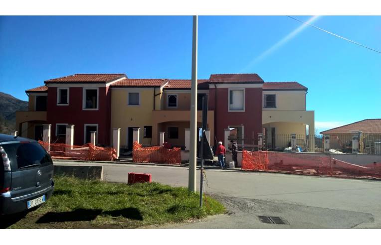 casa indipendente in vendita a Cogoleto in zona Sciarborasca