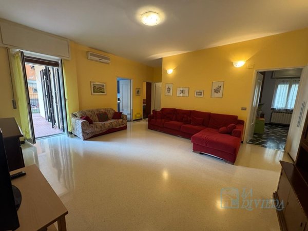 appartamento in vendita a Cogoleto in zona Pratozanino