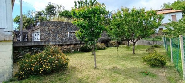 appartamento in vendita a Cogoleto in zona Sciarborasca