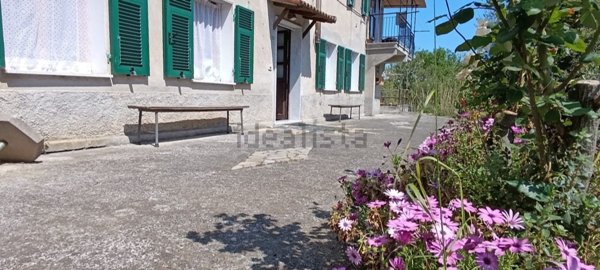 appartamento in vendita a Cogoleto in zona Sciarborasca