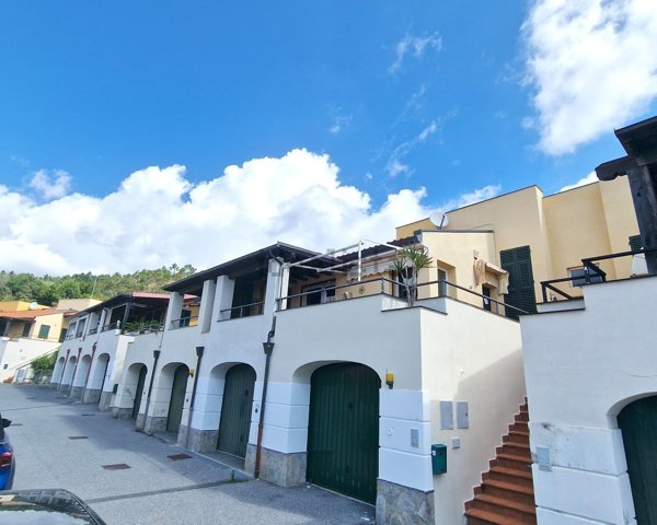 casa indipendente in vendita a Cogoleto