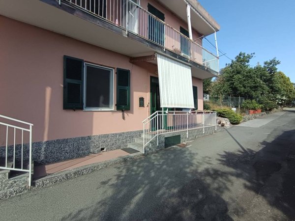 appartamento in vendita a Cogoleto in zona Pratozanino