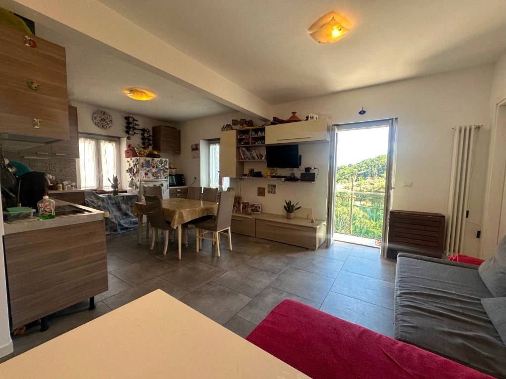 appartamento in vendita a Cogoleto in zona Sciarborasca