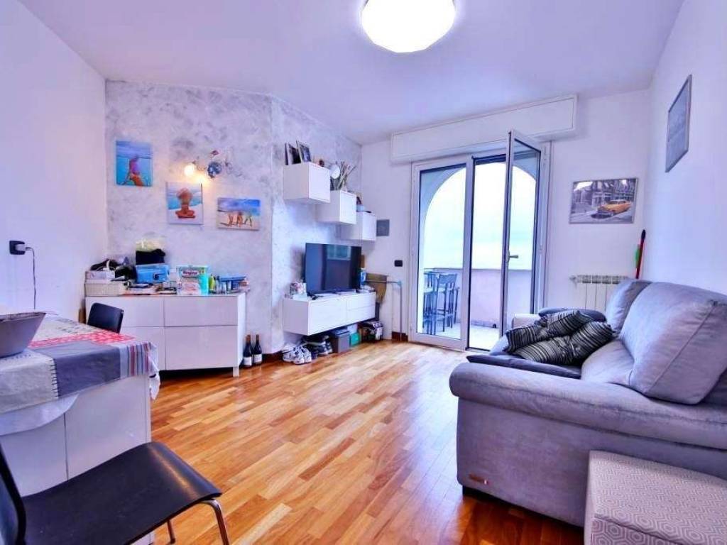 appartamento in vendita a Cogoleto in zona Pratozanino