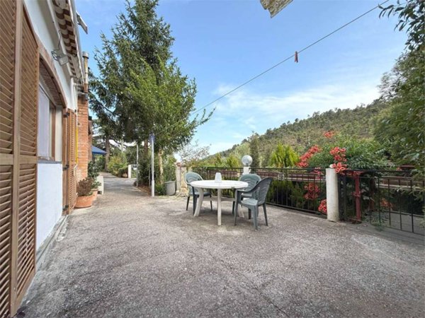 appartamento in vendita a Cogoleto in zona Pratozanino