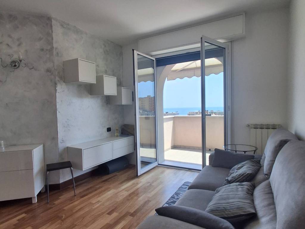 appartamento in vendita a Cogoleto in zona Pratozanino
