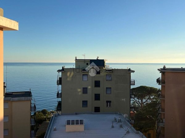 appartamento in vendita a Cogoleto in zona Pratozanino